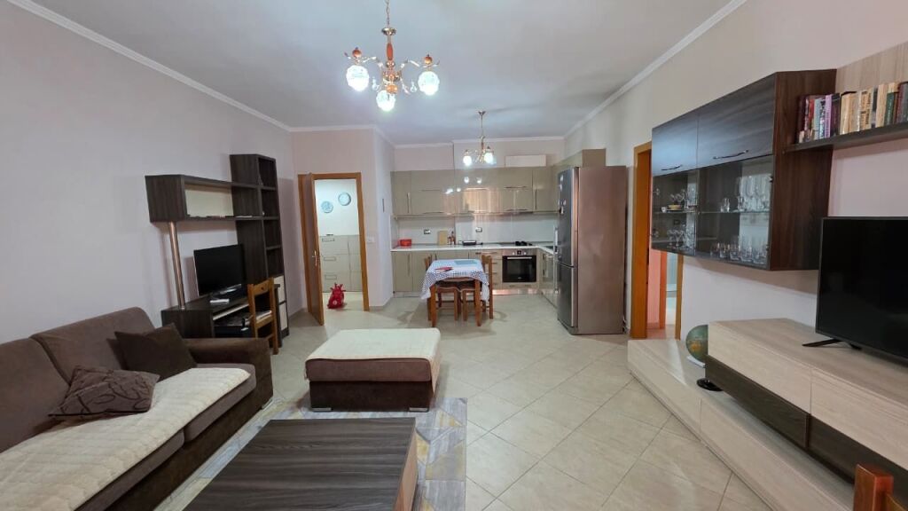 affittasi appartamento 2+1, Yzberisht