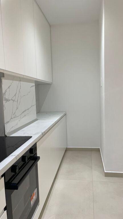 21 Dicembre vicino al Centro, si affitta un nuovo appartamento 2+1, nuovo, mai abitato, in un edificio nuovo!