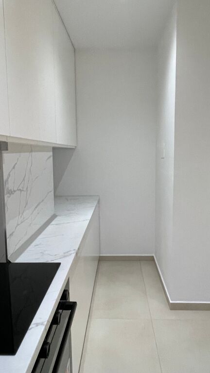 21 Dicembre vicino al Centro, si affitta un nuovo appartamento 2+1, nuovo, mai abitato, in un edificio nuovo!