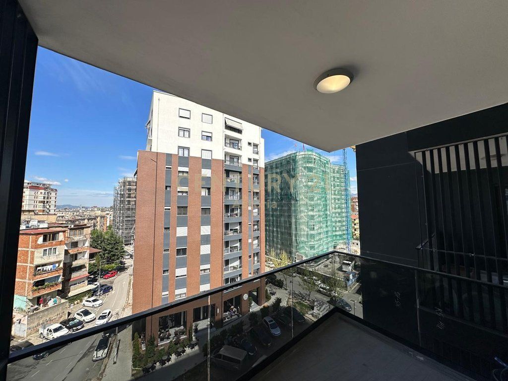 Apartament 1+1 për shitje në Don Bosko – Ndriçim Natyral, Orientim Jug-Perëndim dhe Akses Strategjik! 142,900 €