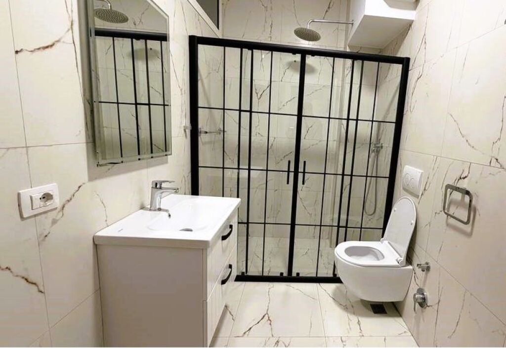 JEPET ME QIRA APARTAMENT 2+1+POST PARKIMI TEK RRUGA DURRESIT !