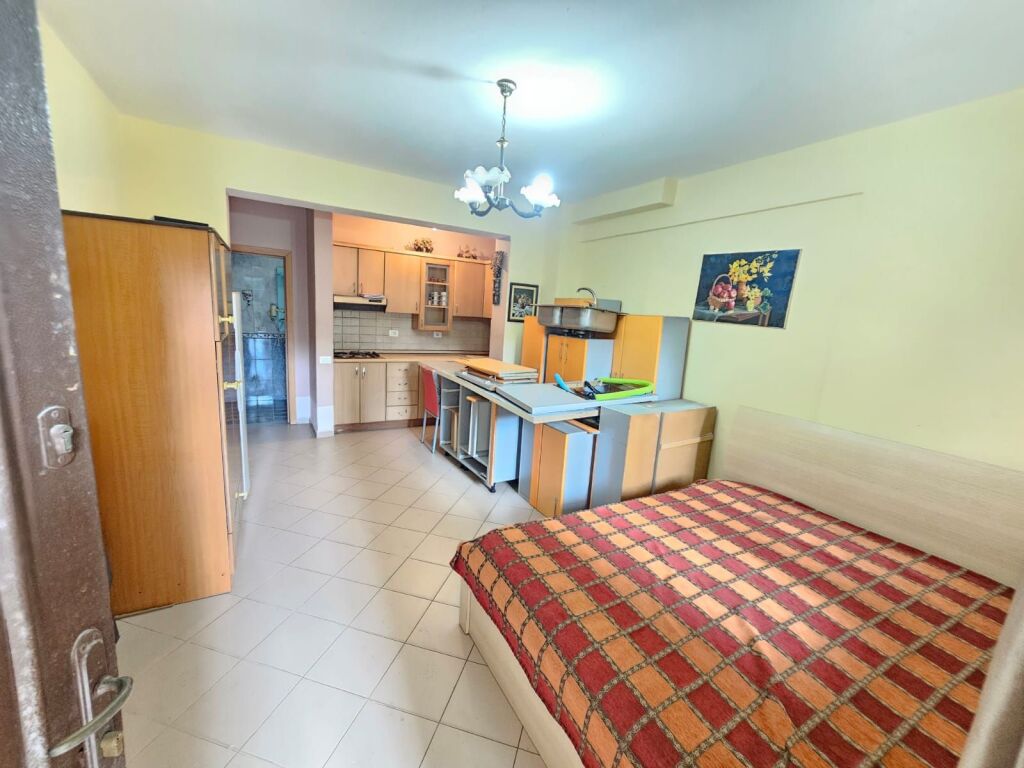 🏖️ SHITET GARSONIERE ME OBORR – SHKËMBI I KAVAJËS, DURRËS