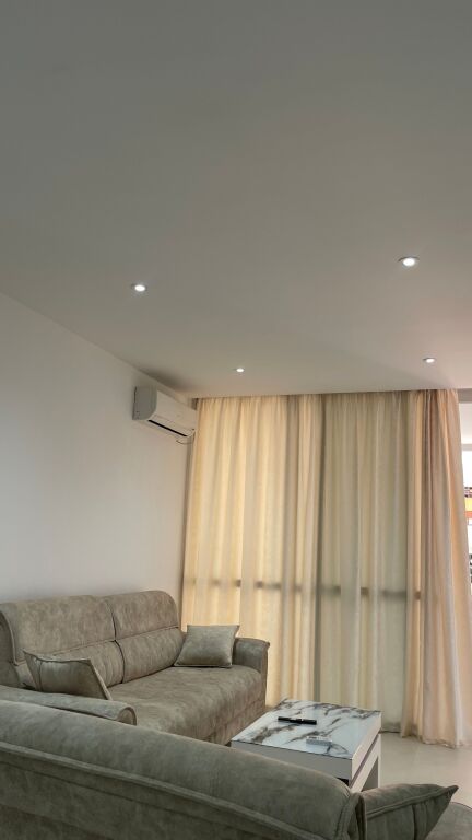 21 Dicembre vicino al Centro, si affitta un nuovo appartamento 2+1, nuovo, mai abitato, in un edificio nuovo!