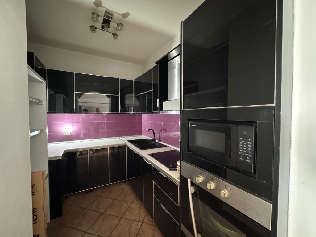 1+1 is given at 21 DECEMBER behind Arlis