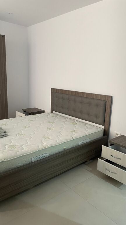 21 Dicembre vicino al Centro, si affitta un nuovo appartamento 2+1, nuovo, mai abitato, in un edificio nuovo!