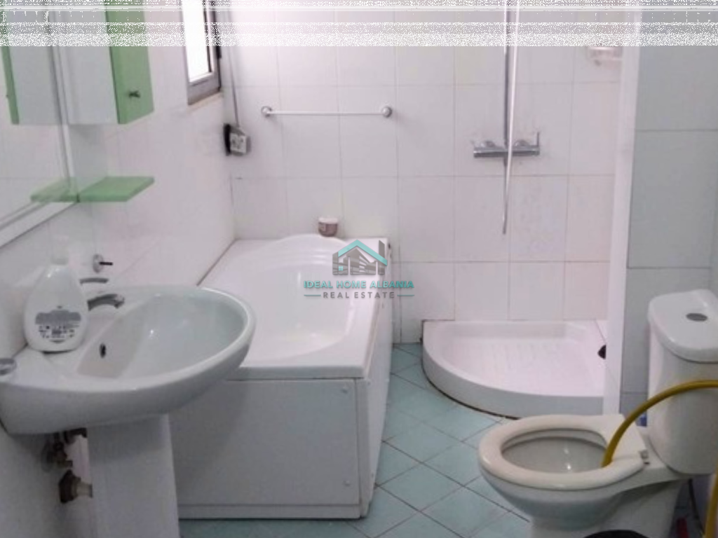 SHITET APARTAMENT 2+1+2 – Lungomare, Vlore