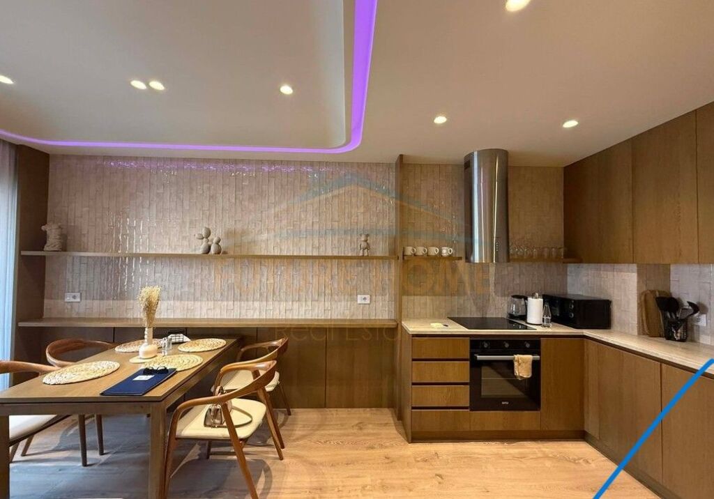 Affitto, Appartamento 1+1+Posto Auto, Oasis Residence, Tirane.