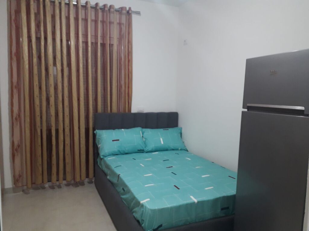 MONOLOCALE 25000 LEKE ASTIR.