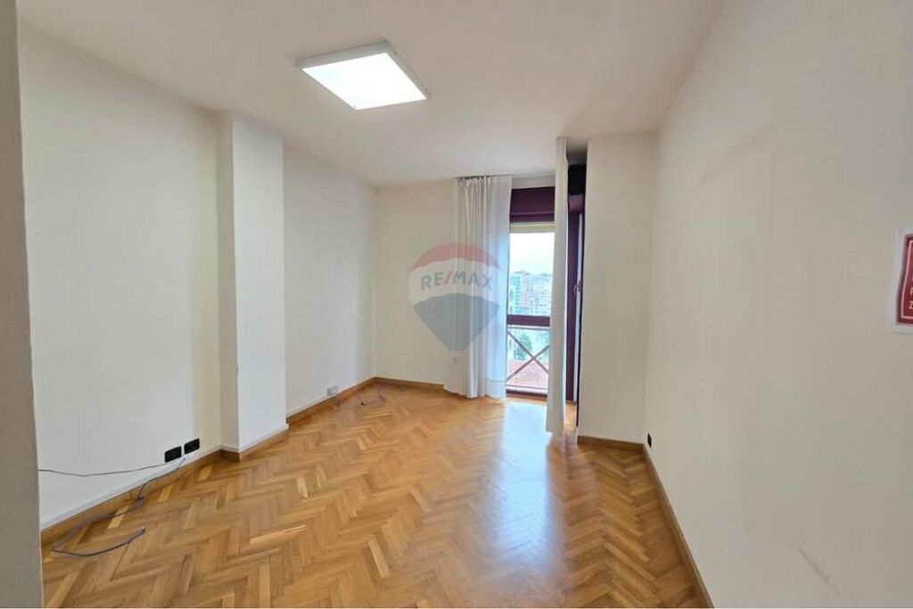 Rent - Office in the center of Tirana