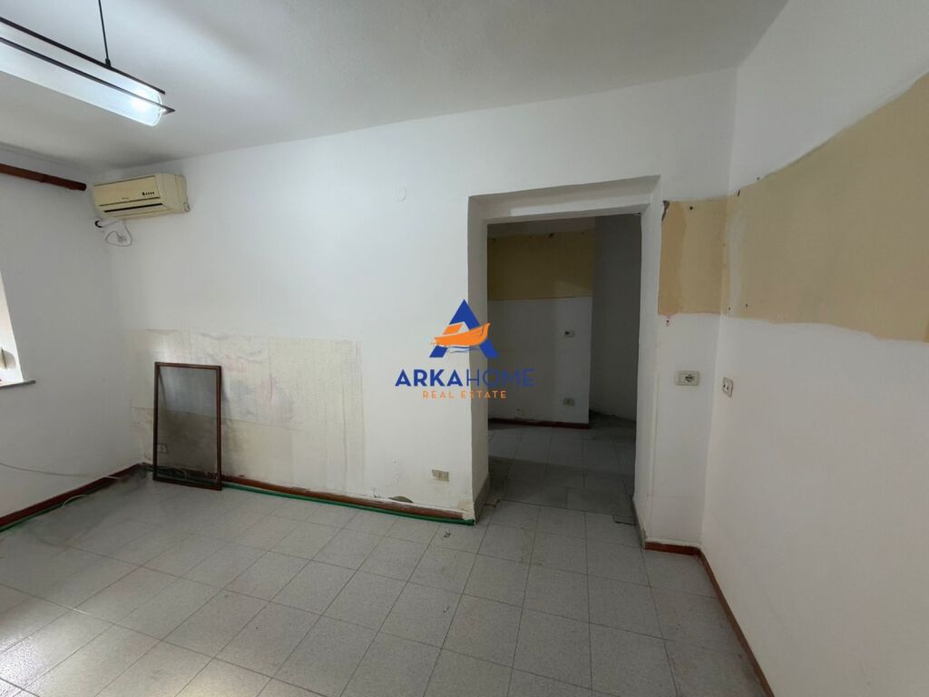 OKAZION!! JEPET GARSONIERE PER SHITJE "RRUGA MIHAL GRAMENO, TE INSTITUTI I HIGJENËS, RRUGA E ELBASANIT" 73.000 EURO