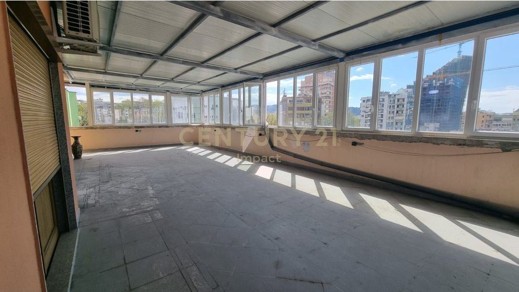 Hotel në Shitje në Myslym Shyri, Tiranë - 527.5m nga SHESHI SKENDERBEJ !  1100000 €