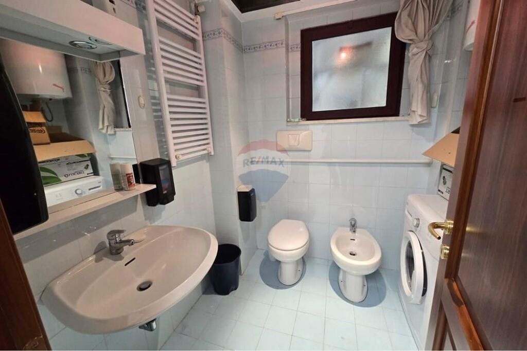 Affitto - Ufficio nel centro di Tirana