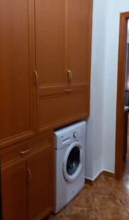 Apartament 1+1 me qira, 60m2, prane Big Market kodra diellit, 400 eur ne muaj