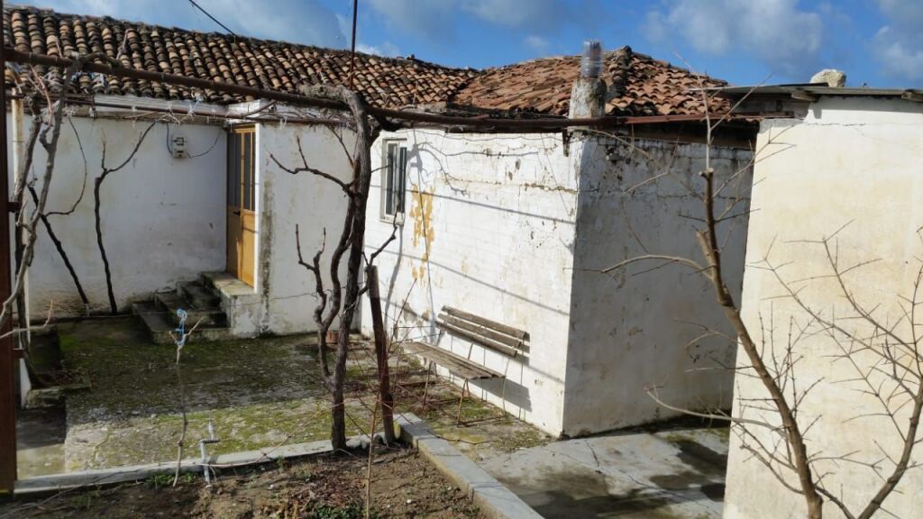 SHITET  NDERTESE +TOKE, PLEPA , DURRES.( Pjeserisht pamje deti)
