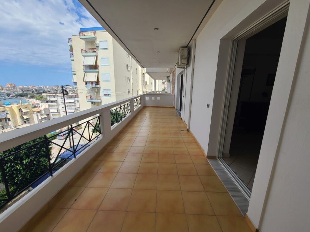 Shitet apartament 2+1 ne Sarande.