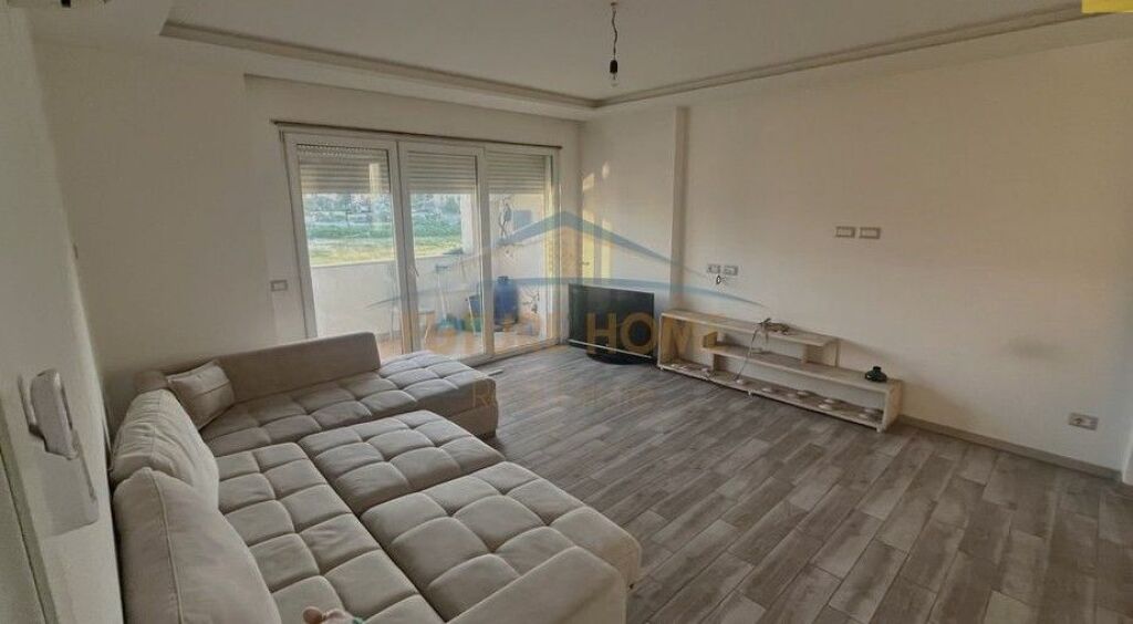 Shitet, Apartament 2+1+2, Unaza e Re.