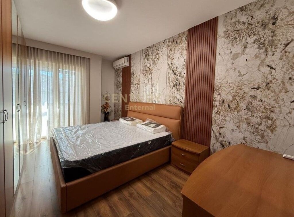 Apartament 2+1+2 Për Shitje në Rrugën Mine Peza