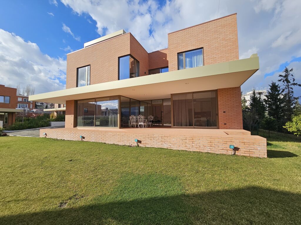 Vile Luksoze per qira / TEG