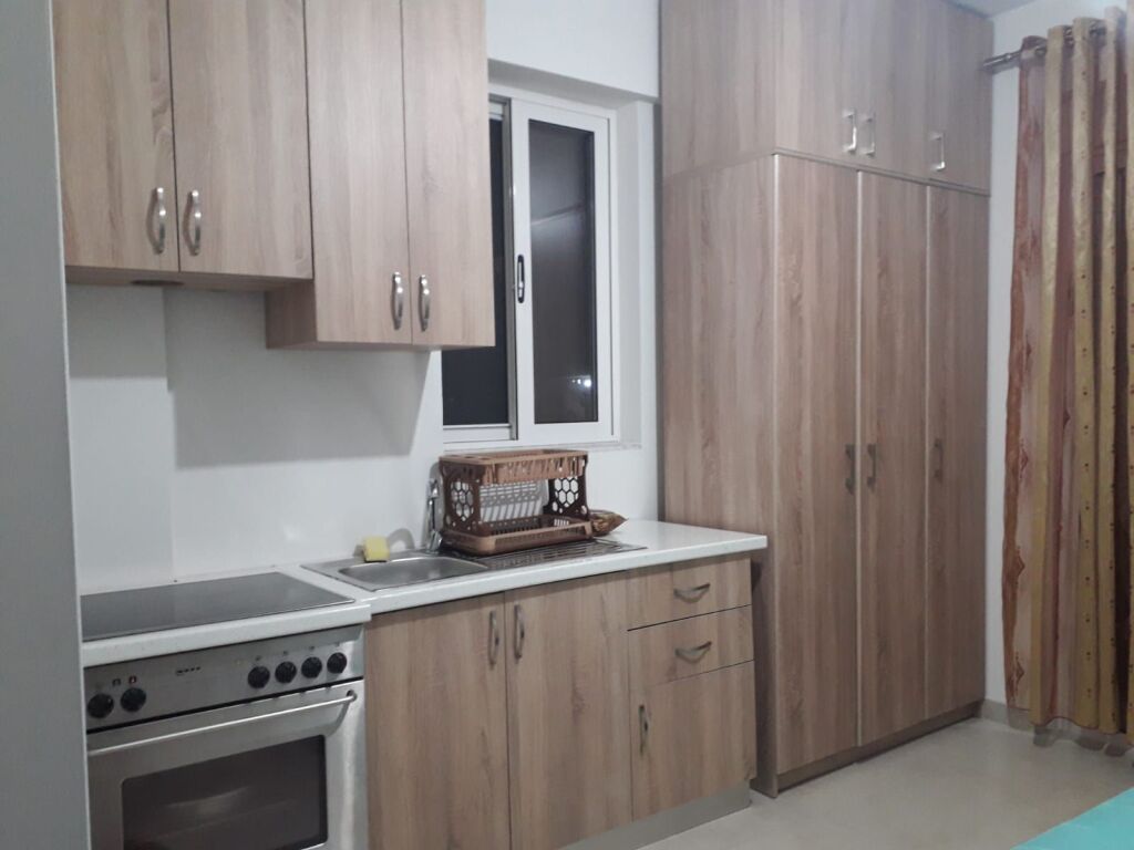 MONOLOCALE 25000 LEKE ASTIR.