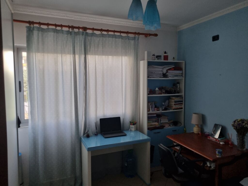 Apartament 2+1 me qera, ngjit Pallatit me Shigjeta