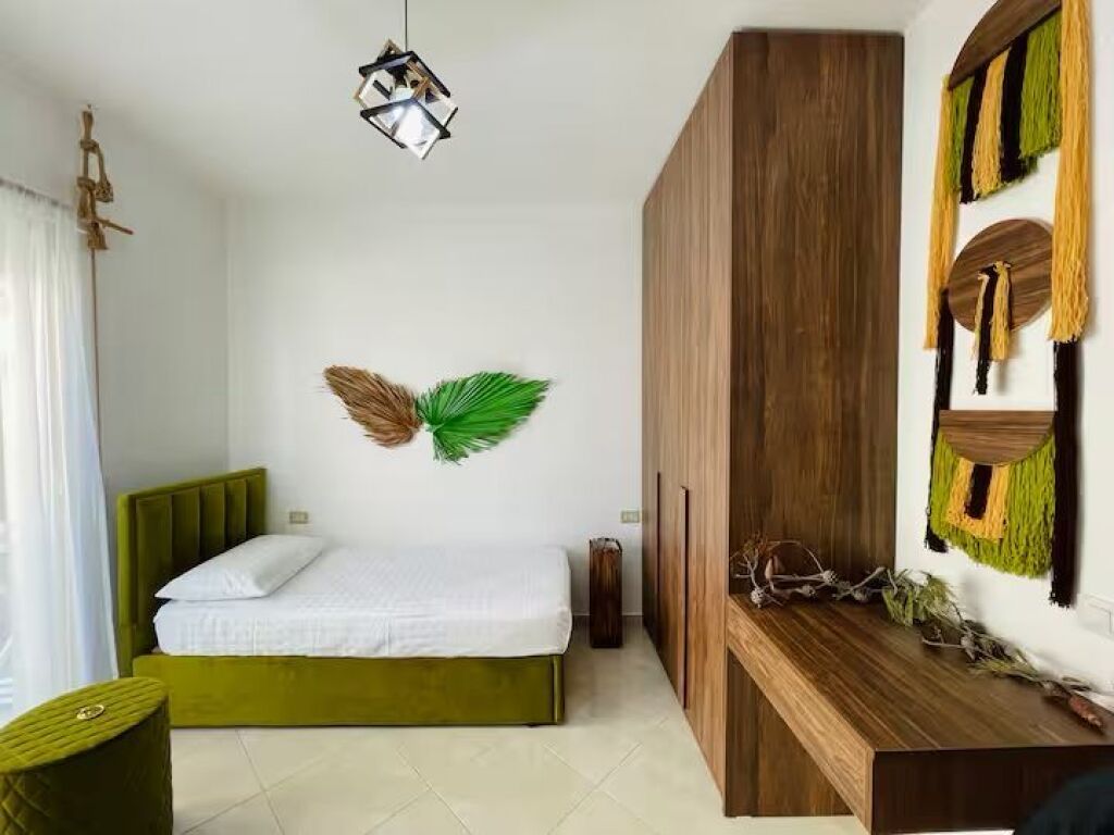 Apartament me pamje nga deti për qira afatgjatë Vlorë