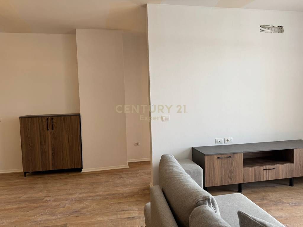 APARTEMENT PER QIRA 1+1 TEK RRUGA JORDAN MISJA 600 € /Muaj