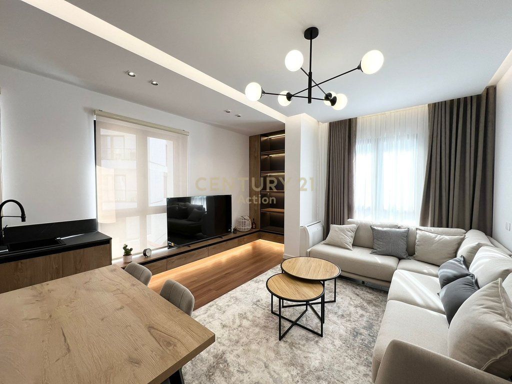 JEPET ME QIRA SUPER APARTAMENT 1+1+POST PARKIM,RRUGA E DIBRES! 720 € /Muaj