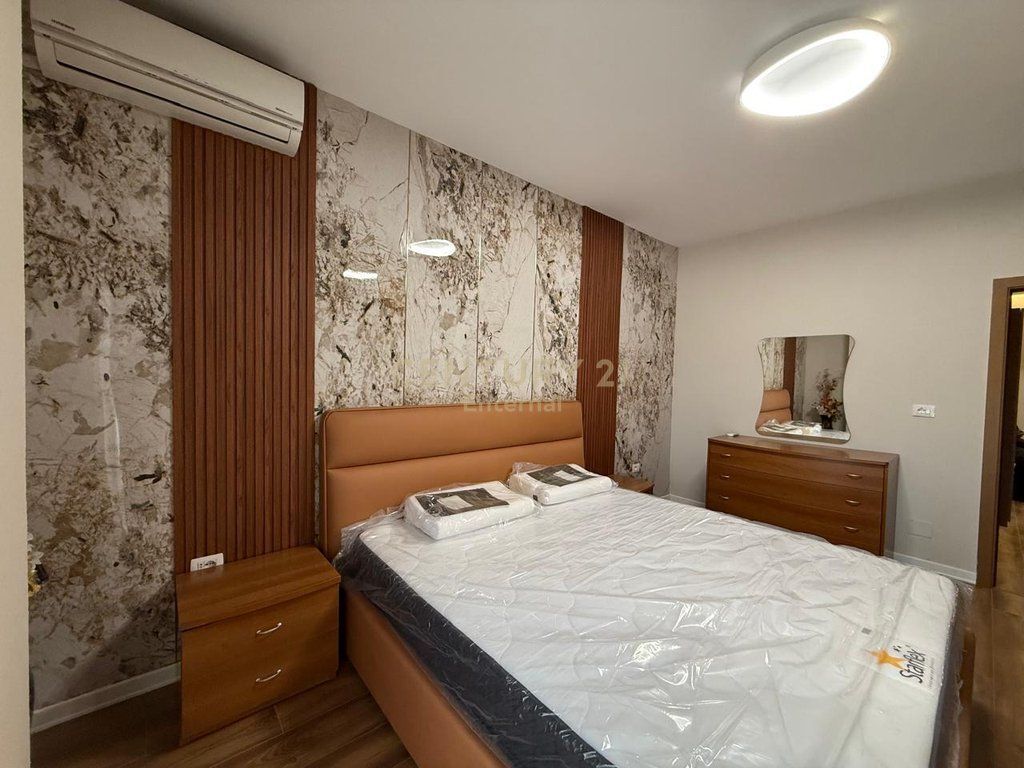 Apartament luksoz 2+1+2 per shitje tek rruga Mine Peza