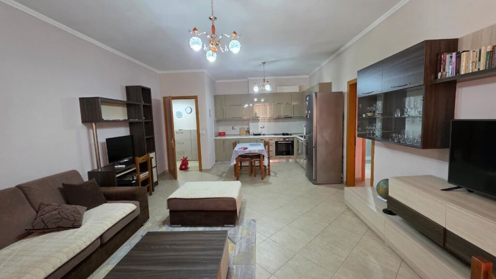 affittasi appartamento 2+1, Yzberisht