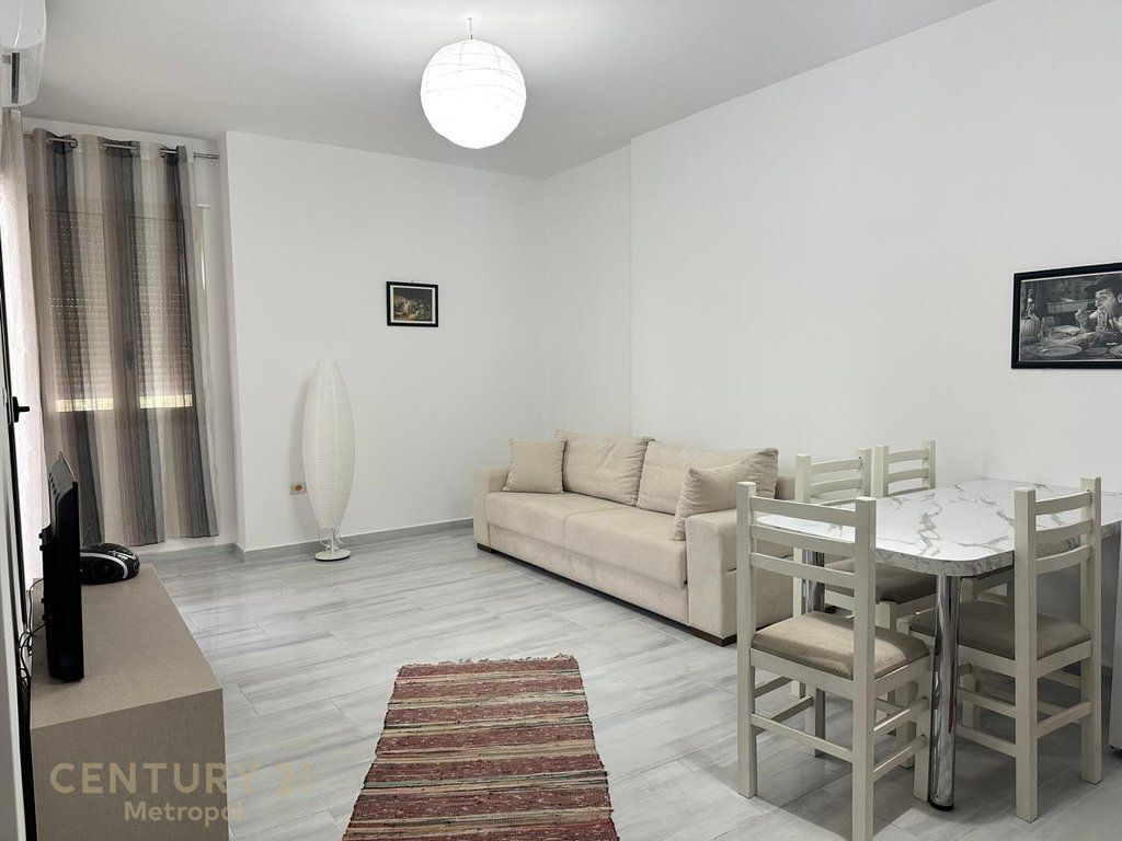 Studio Për Shitje në Lungomare, Vlorë ! 103,000 €