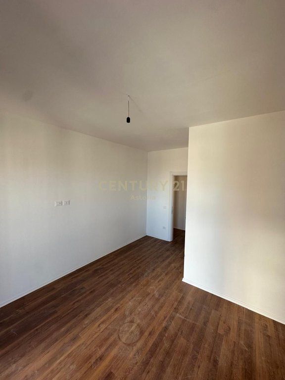 Apartament 1+1 për shitje në Don Bosko – Ndriçim Natyral, Orientim Jug-Perëndim dhe Akses Strategjik! 142,900 €
