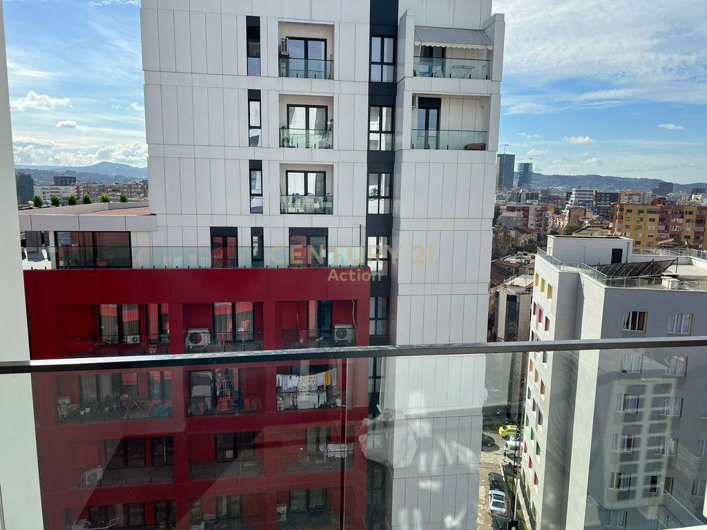 JEPET ME QIRA SUPER APARTAMENT 1+1+POST PARKIM,RRUGA E DIBRES! 720 € /Muaj