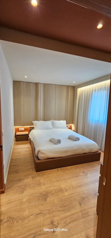 Super apartament 1+1+parkimi Sima Com