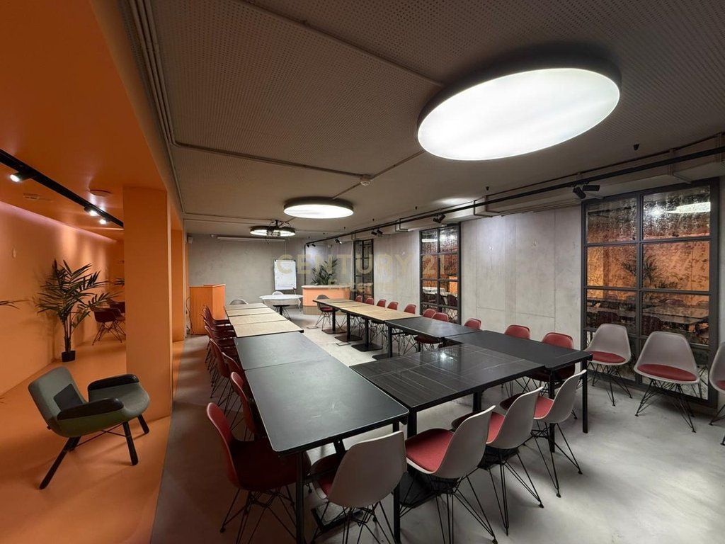 Ambjente per zyra me qira tek Rruga e Elbasanit 3,325 € /Muaj