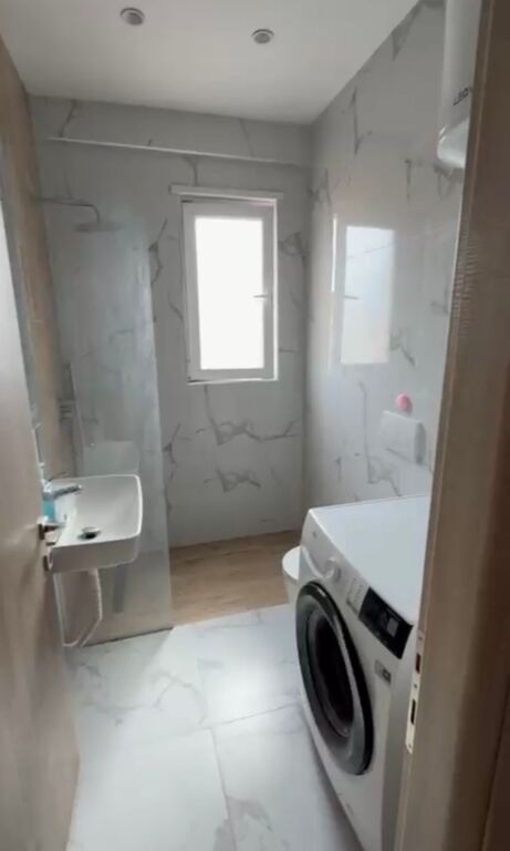 For rent 1+1 Selite near the Mosque 40,000 lek