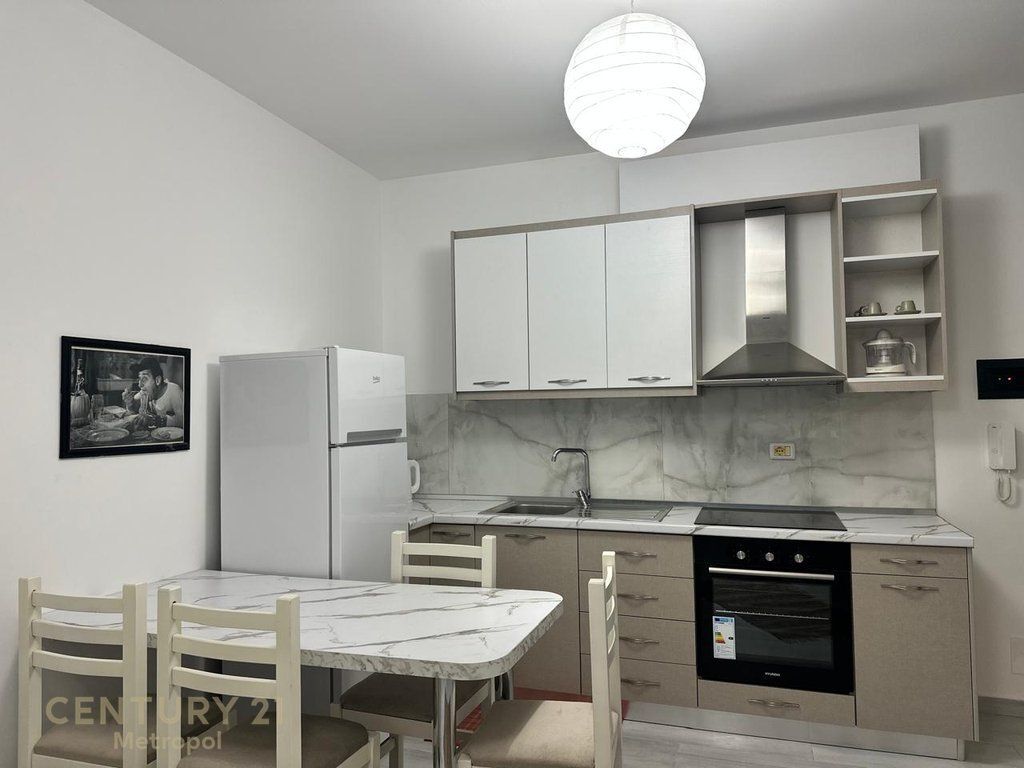 Studio Për Shitje në Lungomare, Vlorë ! 103,000 €