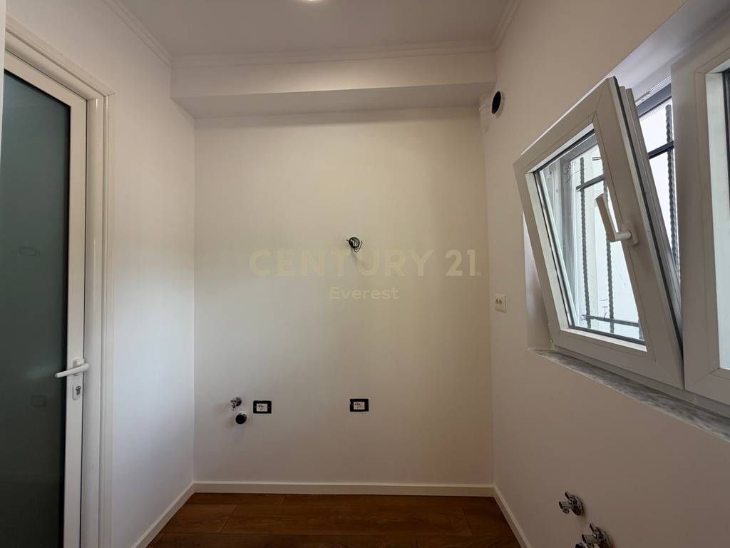 VASIL SHANTO, SHESIM GARSONIERE!