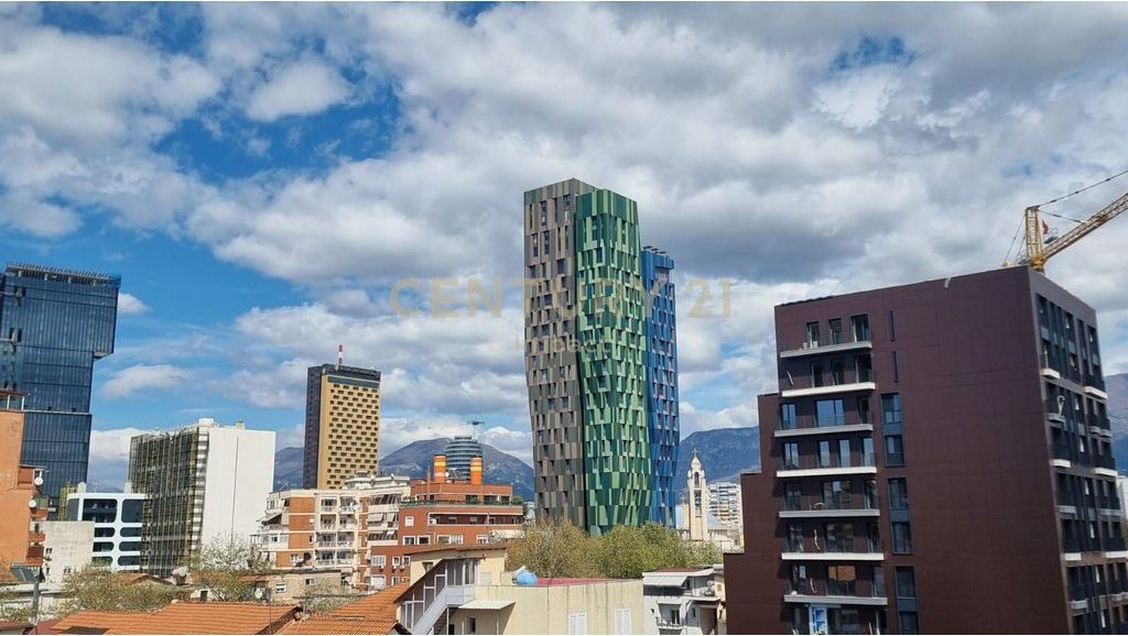 Hotel në Shitje në Myslym Shyri, Tiranë - 527.5m nga SHESHI SKENDERBEJ !  1100000 €