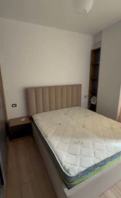 For rent 1+1 Selite near the Mosque 40,000 lek