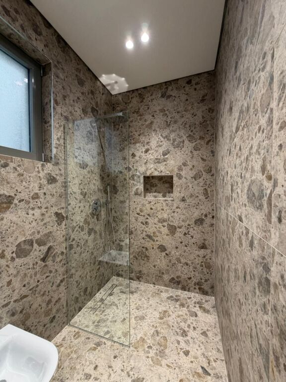 APARTAMENT LUKSOZ 2+1 ME VERANDE PER QERA TEK LIQENI THATE