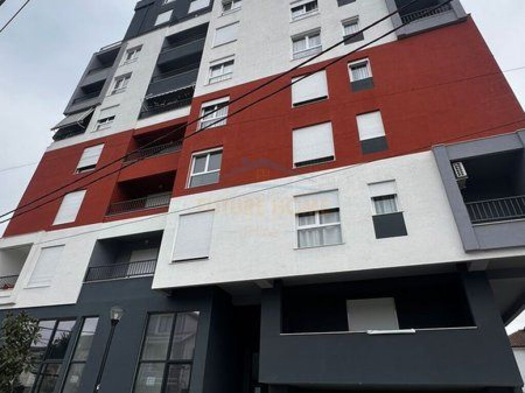 Shitet , Apartament 2+1+2 , 5 Maji , Tirane