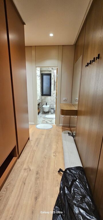 Super apartament 1+1+parkimi Sima Com