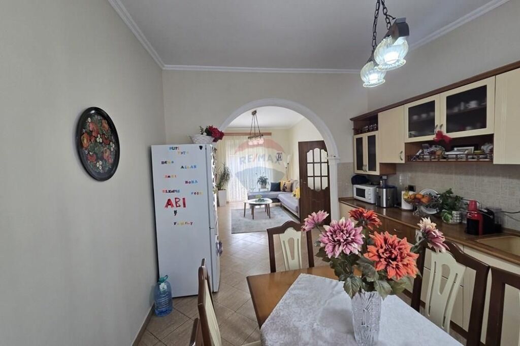 Apartament Për Shitje  ne Bllok Rruga Abdyl Frashëri, Tiranë