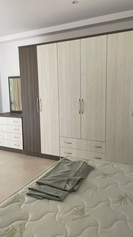 21 Dicembre vicino al Centro, si affitta un nuovo appartamento 2+1, nuovo, mai abitato, in un edificio nuovo!