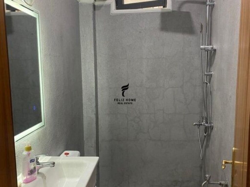 ZYRE ME QERA 35 M2 RRUGA E KAVAJES 30.000 LEKE FH-67437