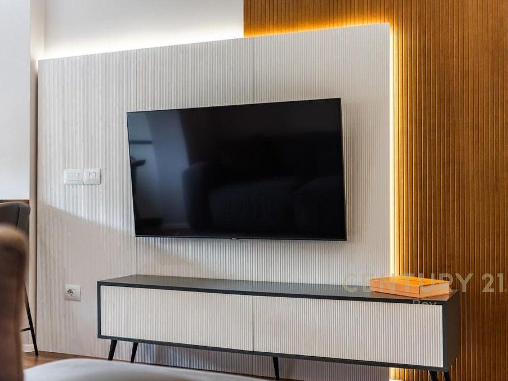 Apartament luksoz 2+1 Me Qira në Qendrën e Durrësit - 650€ | 70 m²