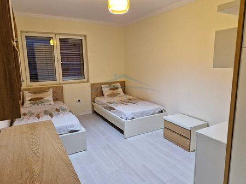 Shitet, Apartament 3+1+2, Porcelan, Tiranë