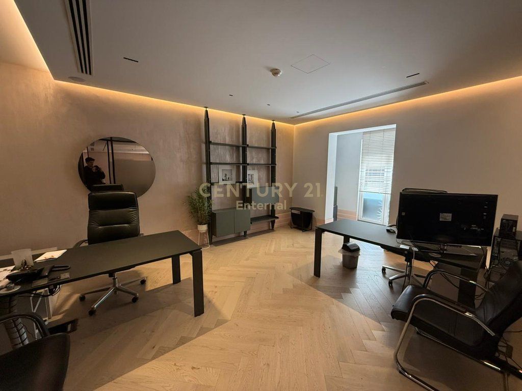 Ambjente per zyra me qira tek Rruga e Elbasanit 3,325 € /Muaj