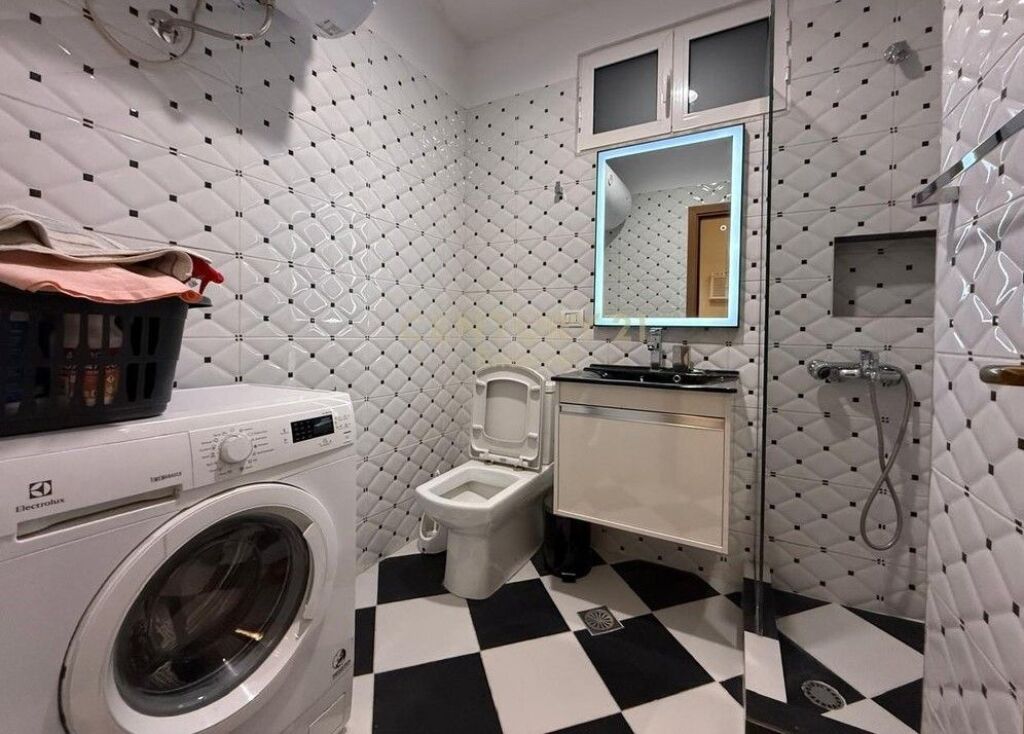 Apartament 2+1+2 Për Shitje në Rrugën Mine Peza