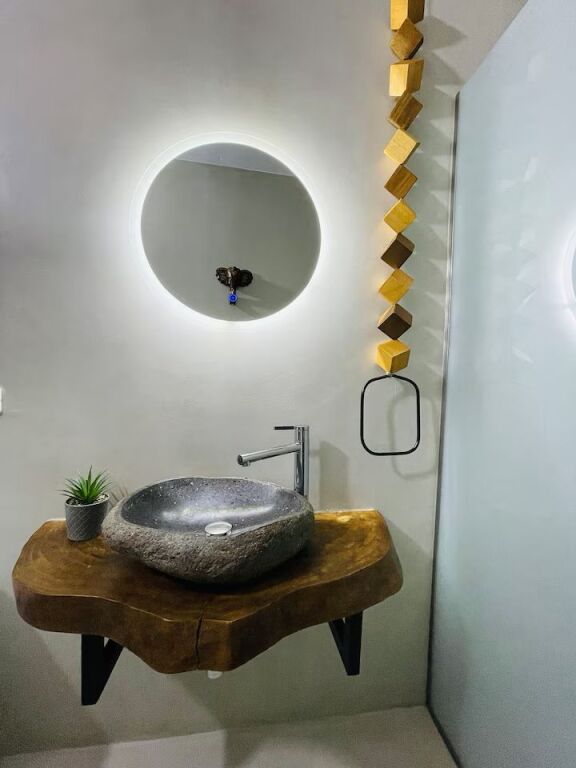 Apartament me pamje nga deti për qira afatgjatë Vlorë